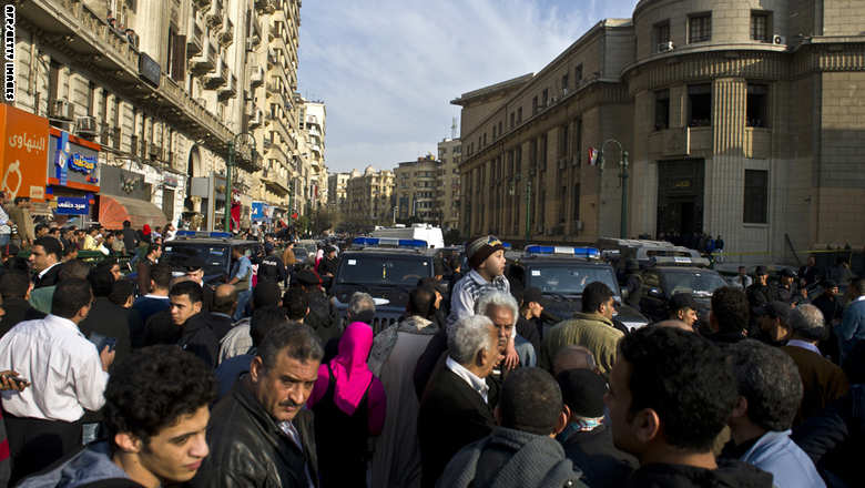  مصر.. انفجار قوي يهز منطقة العباسية بالقاهرة وموجة تفجيرات توقع قتيلاً و9 جرحى بالإسكندرية